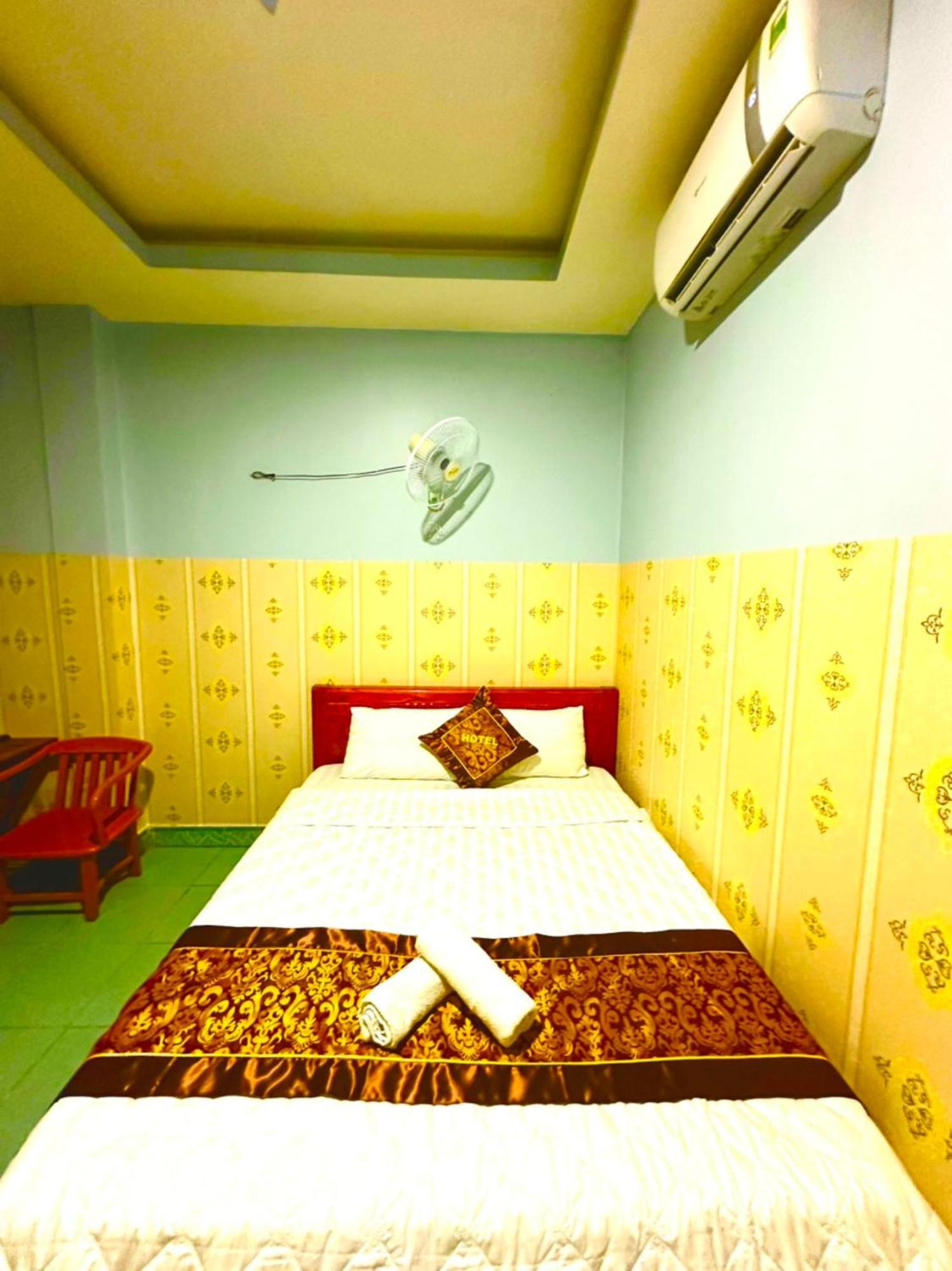 Nhu Quynh Hotel Hcm Ho Chi Minh City Exterior photo